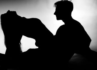 8 dintre cele mai ciudate posturi Kamasutra