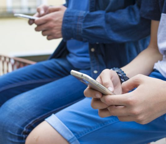 Poate o detoxifiere digitala sa imbunatateasca relatiile sexuale?