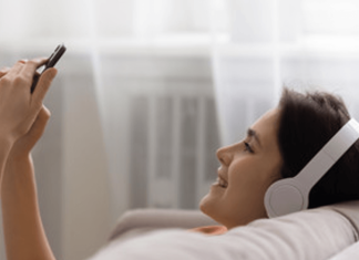 Ghidul incepatorilor pentru sexul virtual in timpul unei pandemii globale