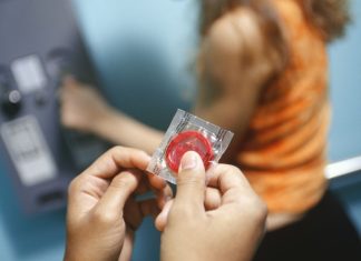 Cum sa utilizezi corect un prezervativ? Afla acum