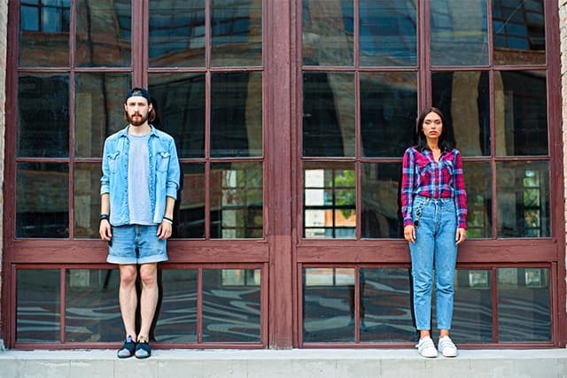 Un cuplu care s-a pierdut intr-o relatie