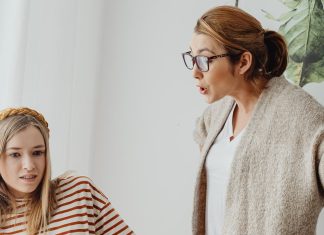 Cum sa vorbesti despre sex cu un adolescent